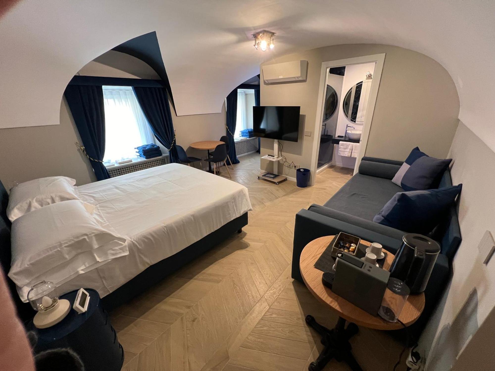 Rome Luxury Blue Suites- Love Exterior photo