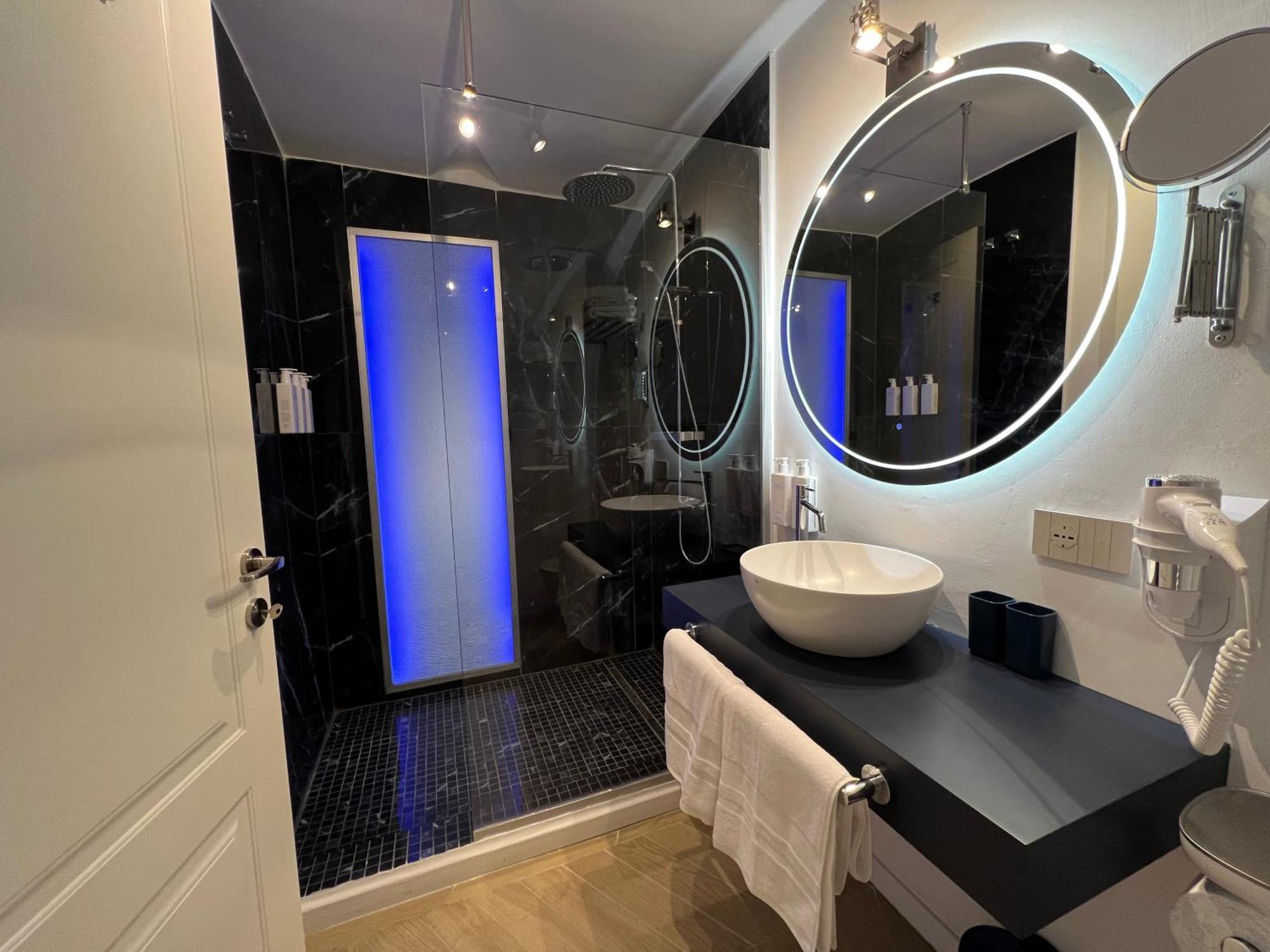 Rome Luxury Blue Suites- Love Exterior photo